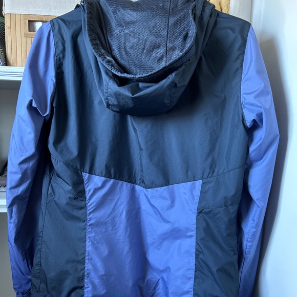 Columbia Women's Jacket with Hood - Picture 6 of 9